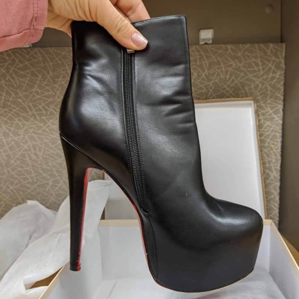PLEASER STYLE PLATFORM HEELS ANKLE BOOTS Size 10